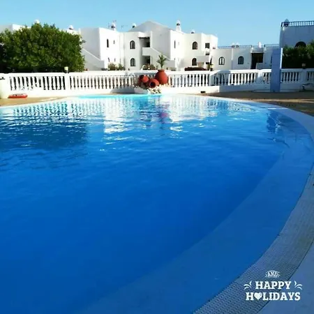 Appartement Sleeps 4 Pool Wifi T691574