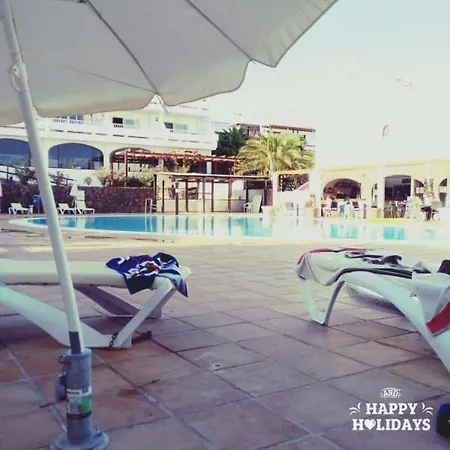 Appartement Sleeps 4 Pool Wifi T691574